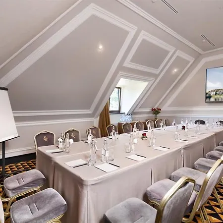Edem Hotel Lviv